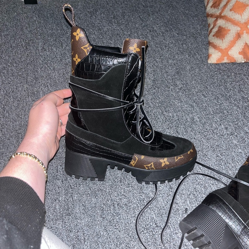 1:1 quality LV combat boots